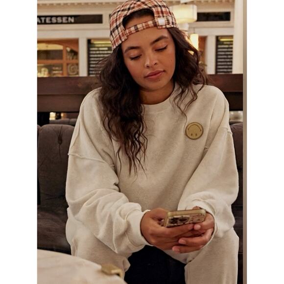 aerie Tops - Aerie Chill Cozy Crewneck Oversized Beige Tan Smiley Face Sweatshirt - Small